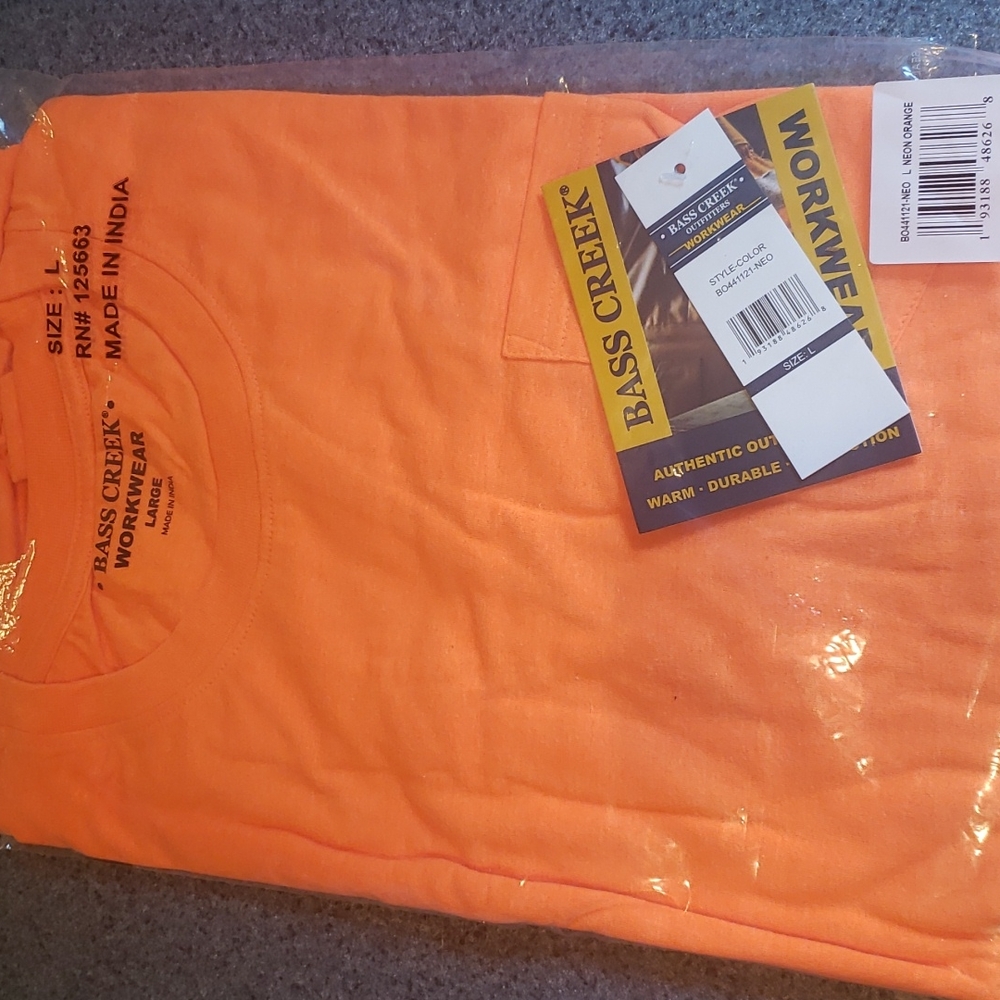 Bass Creek Men's Workwear tee NWT  size Large